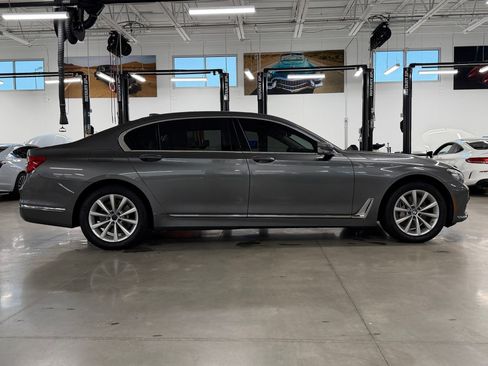 Used 2017 BMW 740i RWD image 7