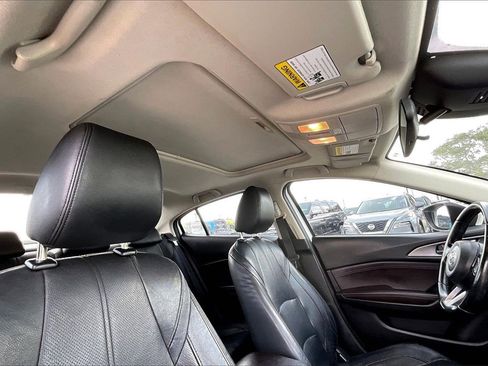 Used 2017 MAZDA MAZDA3 Grand Touring image 28