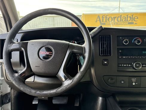 Used 2015 GMC Savana 3500 Extended image 9