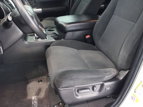 Used 2022 Toyota Sequoia TRD Sport AWD/4WD image 10