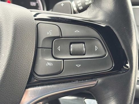 Used 2023 Buick Enclave Essence w/ Experience Buick Package FWD image 34