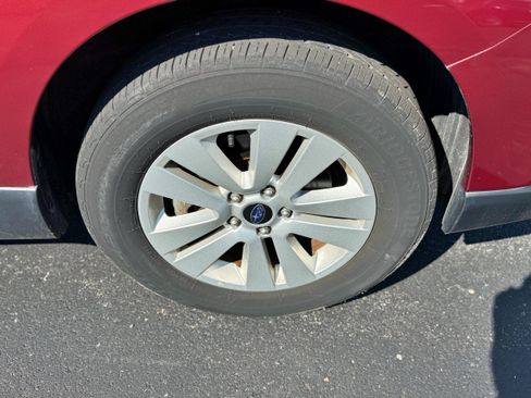 Used 2019 Subaru Outback 2.5i AWD/4WD image 11