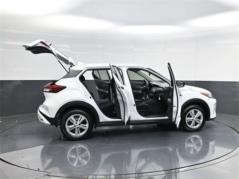 Used 2025 Nissan Kicks Play S image 44
