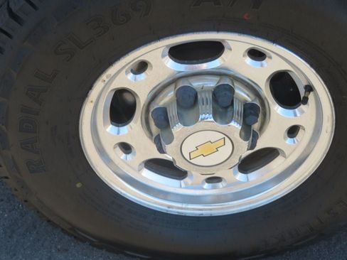 Used 2004 Chevrolet Silverado 2500 LS w/ Skid Plate Package AWD/4WD image 15