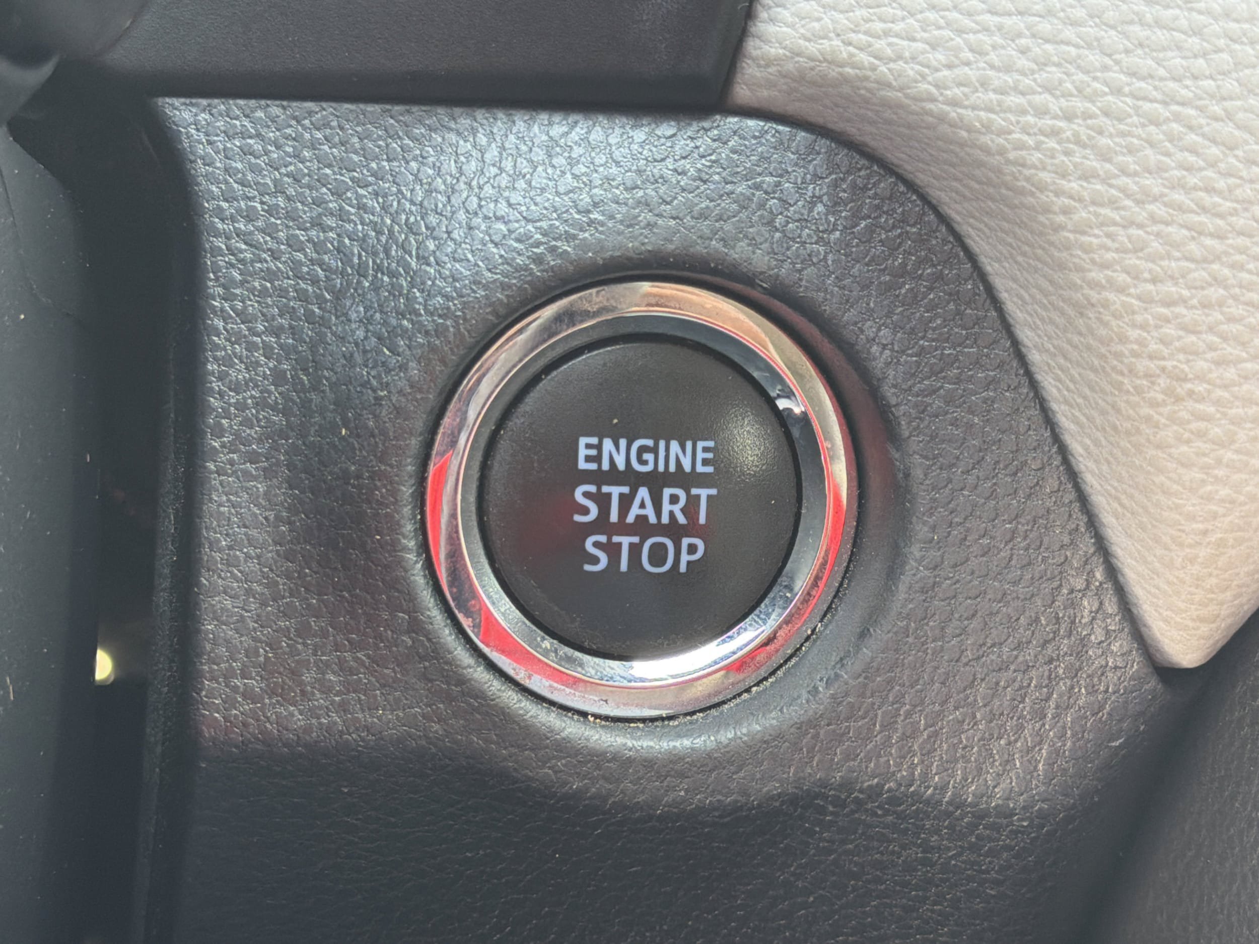 Used 2019 Toyota RAV4 XLE Premium w/ Cold Weather Package FWD image 10