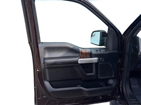 Used 2018 Ford F150 Lariat image 21