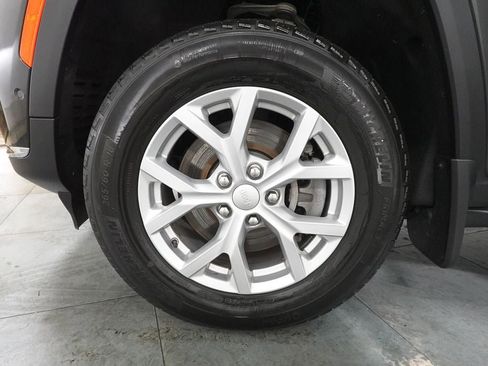 Used 2023 Jeep Grand Cherokee L Limited w/ Luxury Tech Group II AWD/4WD image 38