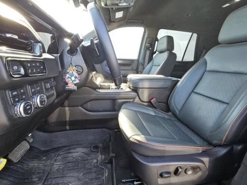Used 2025 GMC Yukon AT4 w/ Premium Trailering Package AWD/4WD image 6