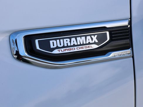 Used 2021 GMC Sierra 1500 SLT w/ Driver Alert Package II image 9