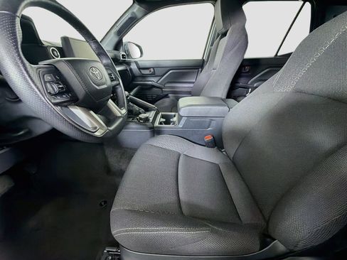 Used 2025 Toyota 4Runner SR5 AWD/4WD image 13