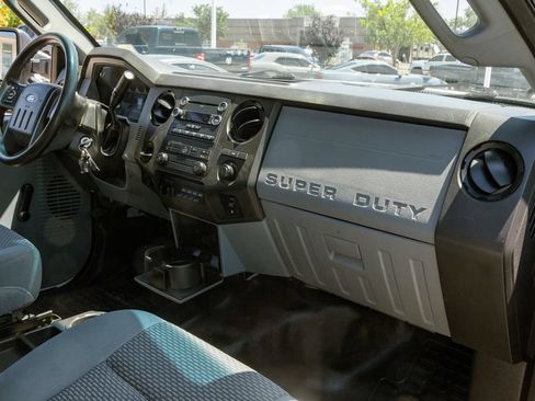 Used 2016 Ford F550 2WD Crew Cab Super Duty image 11