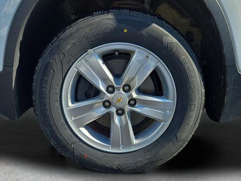 Used 2018 Chevrolet Trax LT w/ LT Convenience Package image 8