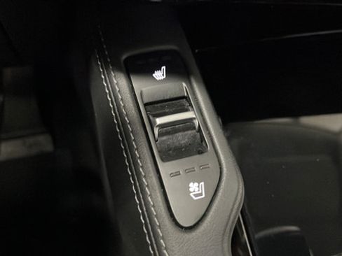 Used 2024 Kia Telluride EX w/ EX Captain's Chair Package AWD/4WD image 31