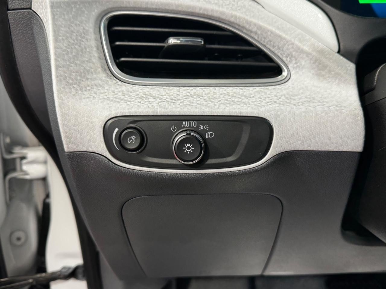 Used 2021 Chevrolet Bolt LT FWD image 15