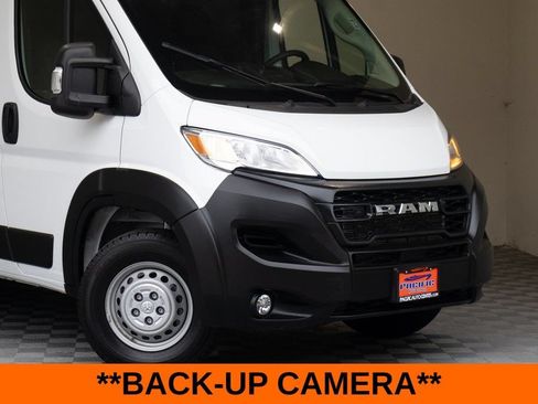 Used 2025 RAM ProMaster 2500 w/ Convenience Group FWD image 3