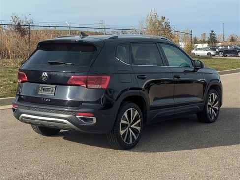 Used 2024 Volkswagen Taos SE image 5