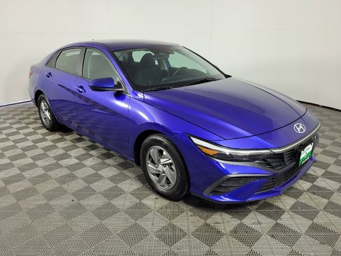 Used 2024 Hyundai Elantra SE FWD image 13