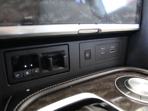 Used 2023 Nissan Armada Platinum w/ Captain's Chairs Package RWD image 50