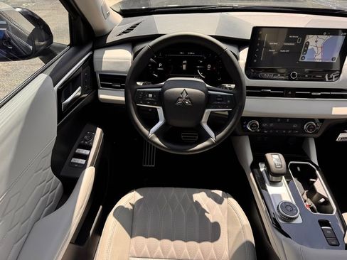 New 2026 Mitsubishi Outlander SEL FWD image 18