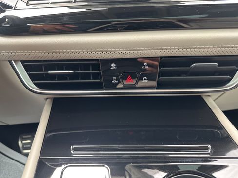 Certified 2024 Volkswagen Atlas SEL Premium R-Line image 28