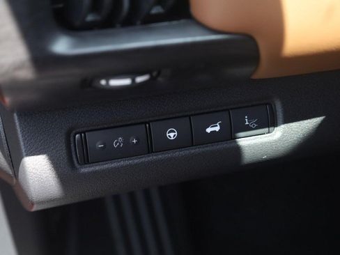 New 2026 Nissan Pathfinder Platinum AWD/4WD image 12