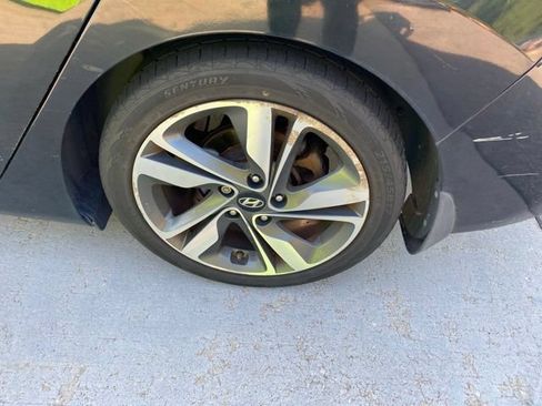 Used 2016 Hyundai Elantra Limited w/ Option Group 04 FWD image 14