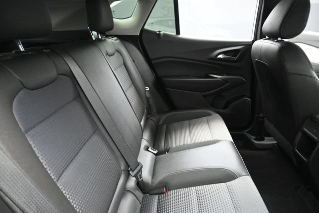 Used 2025 Chevrolet Trax LT FWD image 29