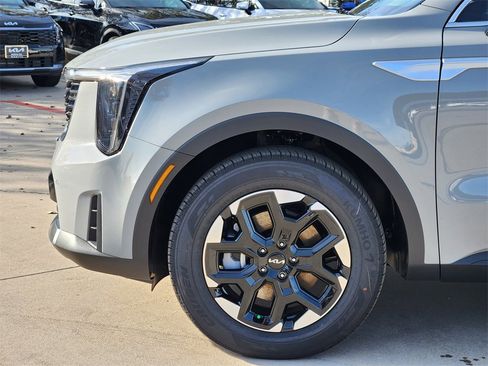 New 2026 Kia Sorento S image 5