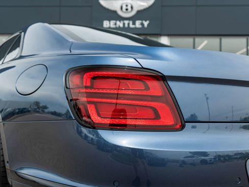 Certified 2025 Bentley Flying Spur Plug-In Hybrid AWD/4WD image 12