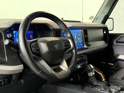 Used 2023 Ford Bronco Badlands w/ Sasquatch Package AWD/4WD image 39