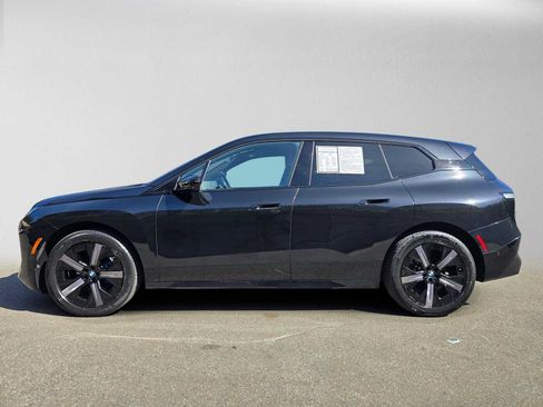 Used 2024 BMW iX xDrive50 w/ Premium Package AWD/4WD image 6