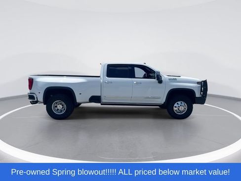 Used 2025 Chevrolet Silverado 3500 High Country w/ High Country Premium Package AWD/4WD image 9