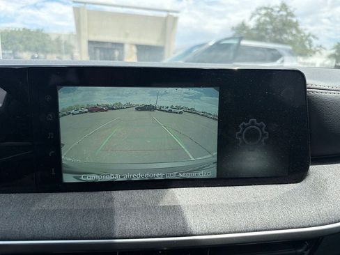 Certified 2025 Nissan Kicks SV FWD image 9