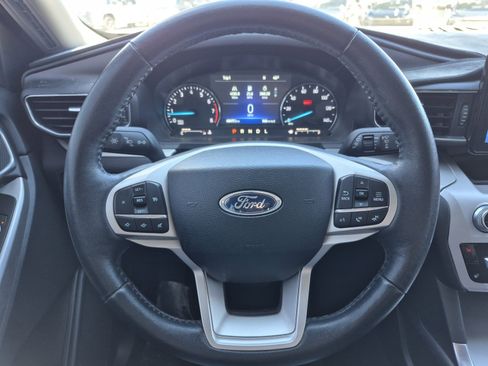 Used 2023 Ford Explorer XLT w/ Equipment Group 202A image 9