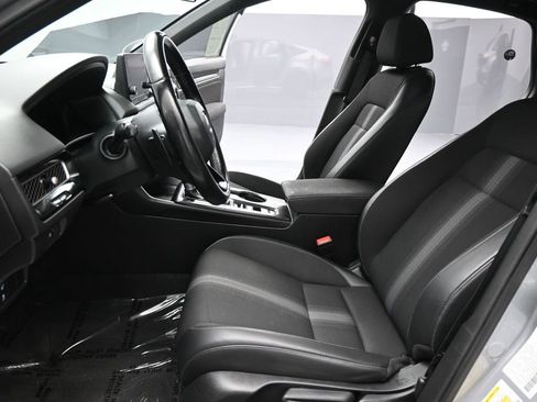Used 2022 Honda Civic Sport image 9