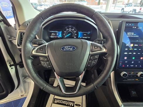 Used 2022 Ford Edge SEL w/ Convenience Package image 13