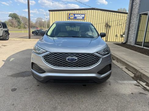 Used 2023 Ford Edge SE AWD/4WD image 3