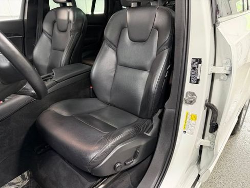 Used 2018 Volvo XC90 T6 Momentum w/ Convenience Package AWD/4WD image 24
