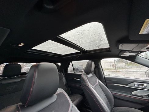 Used 2025 Ford Explorer ST w/ Sun And Sound Package image 27