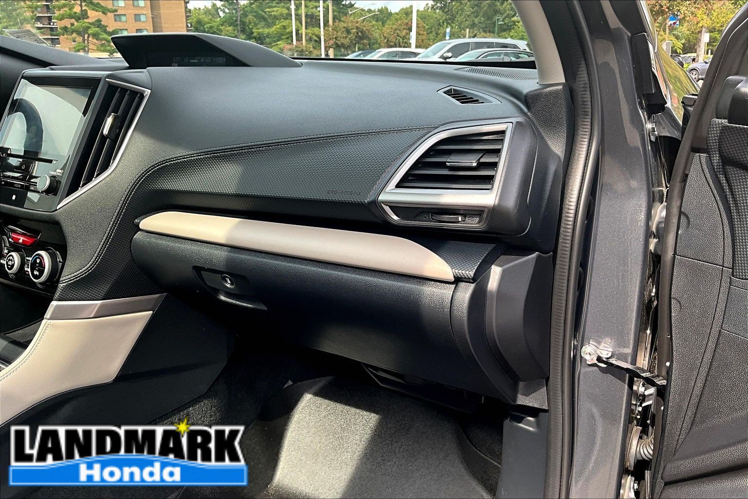 Used 2022 Subaru Forester Limited AWD/4WD image 16