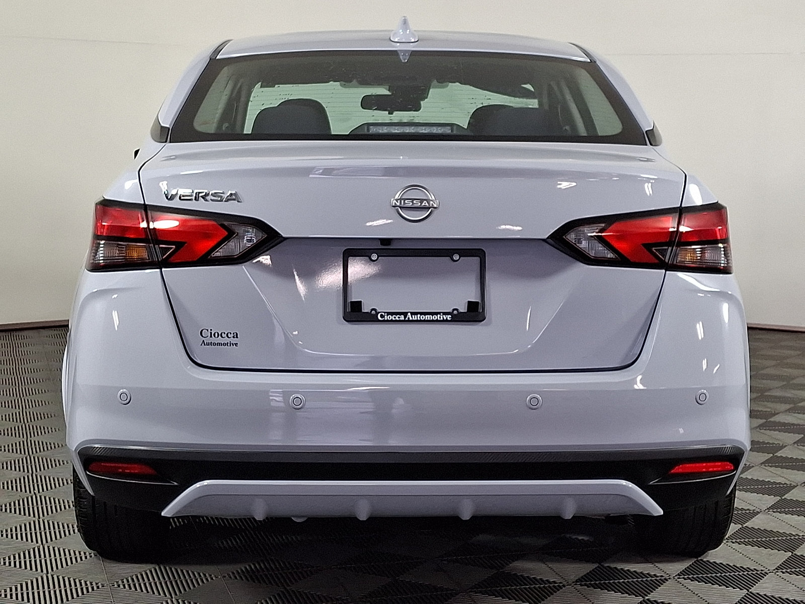 Used 2025 Nissan Versa SV FWD image 8