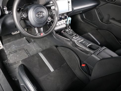 Used 2022 Toyota GR86 Premium image 33