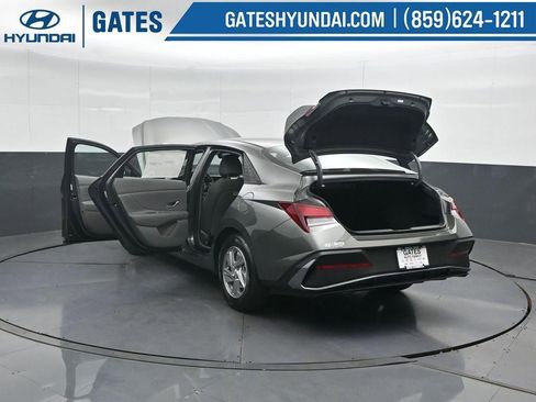 New 2026 Hyundai Elantra SE FWD image 53