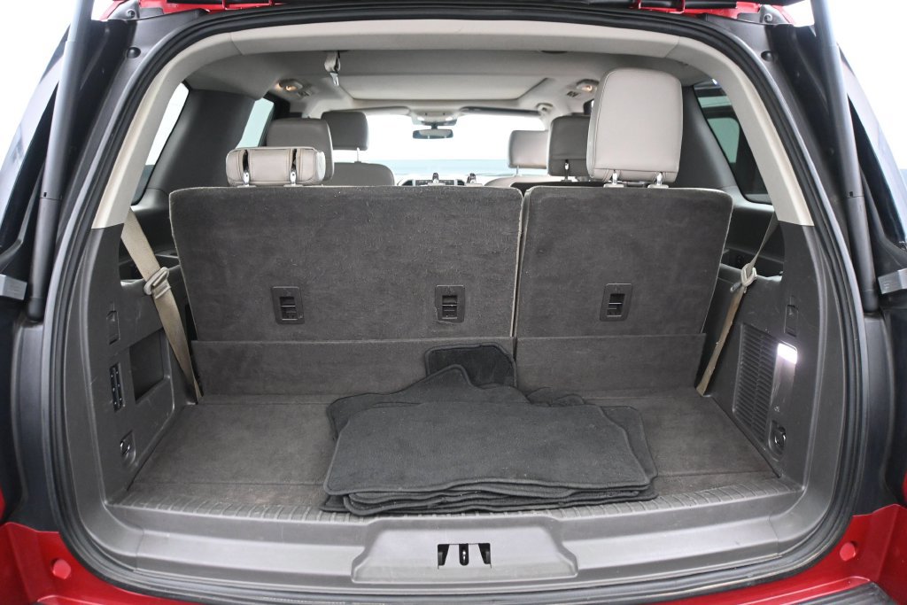 Used 2020 Ford Expedition XLT w/ Equipment Group 202A AWD/4WD image 16