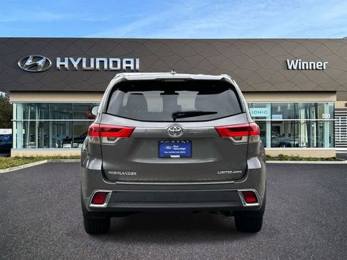 Used 2018 Toyota Highlander Limited AWD/4WD image 3