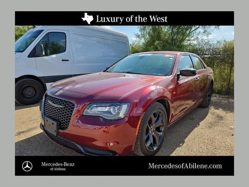 Used 2020 Chrysler 300 Touring w/ Sport Appearance Package RWD image 1