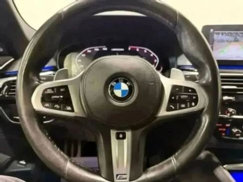 Used 2020 BMW M550i xDrive image 38