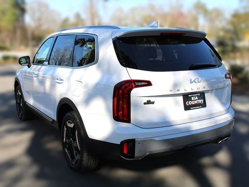 New 2025 Kia Telluride S image 12
