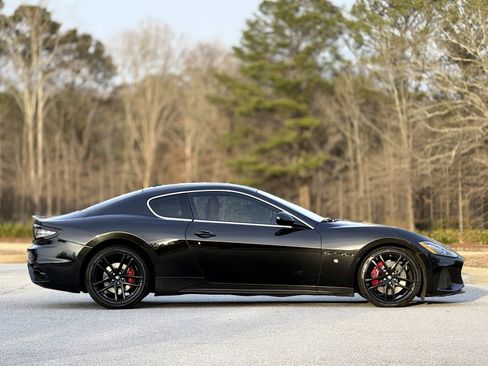 Used 2018 Maserati GranTurismo Sport image 11
