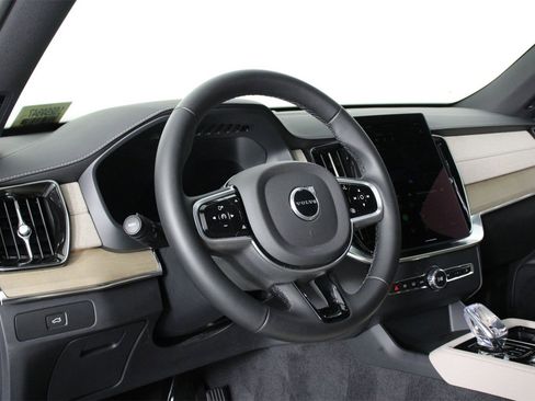 Certified 2025 Volvo XC90 B6 Plus w/ Protection Package Premier image 14